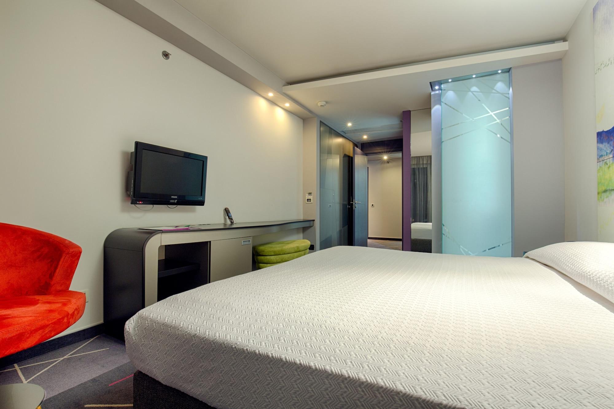 โกลเดน ทิวลอป ซีรา เบลเกรด Hotel ภายนอก รูปภาพ